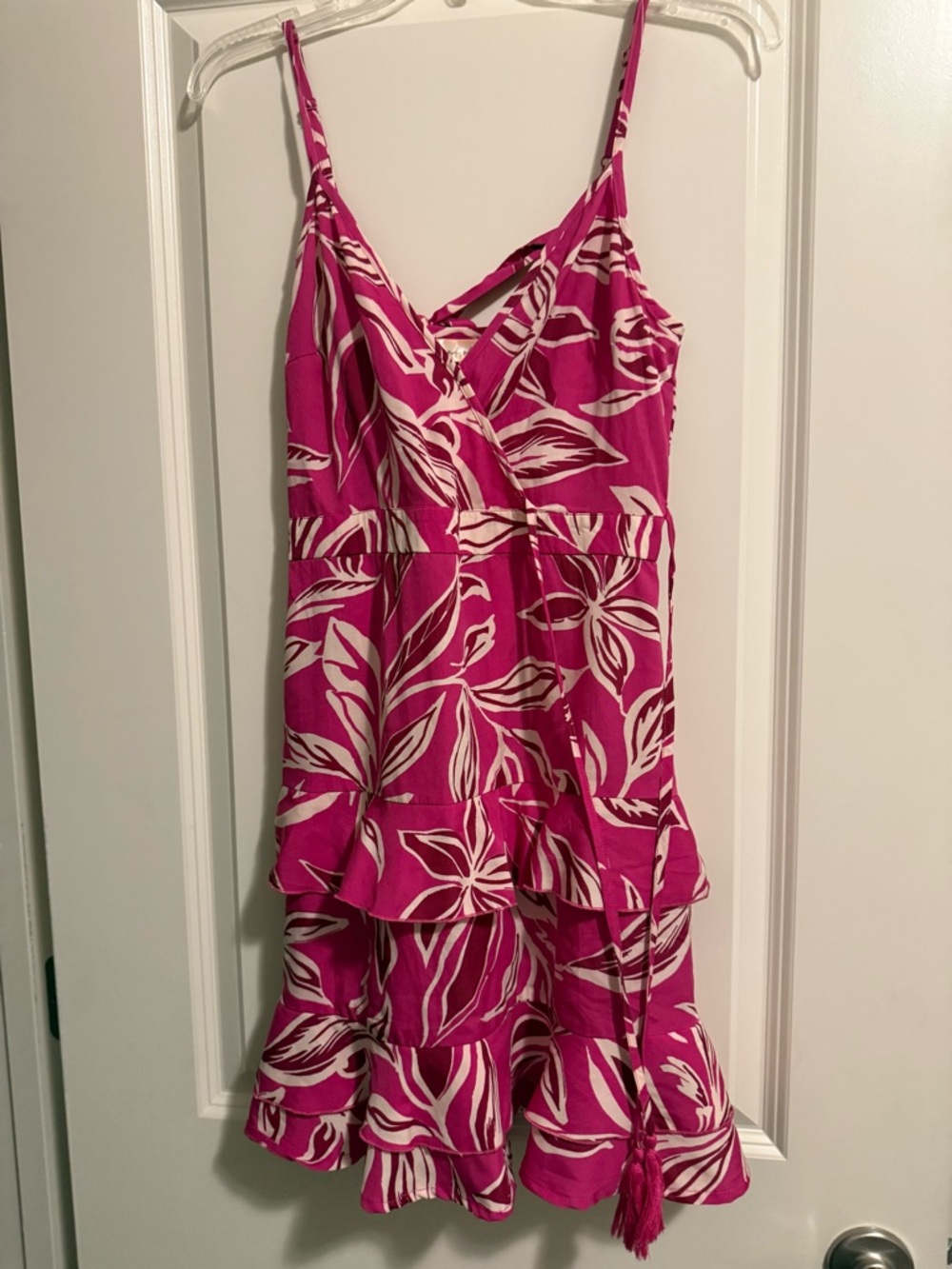 NWOT Pink Floral Tiered Tropical Spaghetti Strap Dress